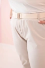 Medvilninės moteriškos kelnės Plus Size su diržu smėlio spalva