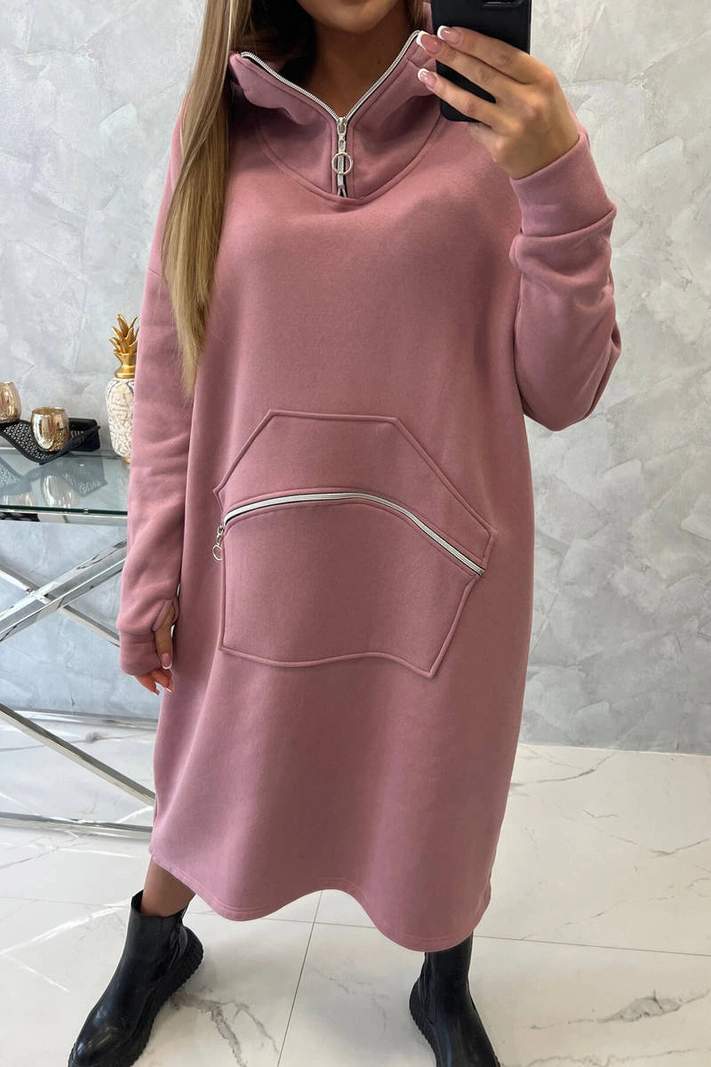 Isoliertes Kleid mit Kapuze dunkelrosa