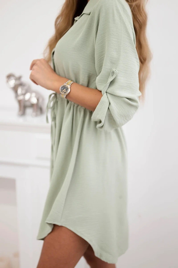 Kleid mit Knopfverschluss und Bindeband in der Taille Dunkles Mint