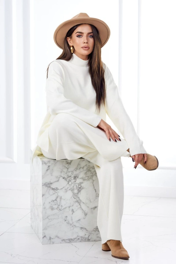 2-piece sweater set ecru