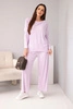 Damenensemble aus Viskose mit lockerer Bluse und Hose helllila
