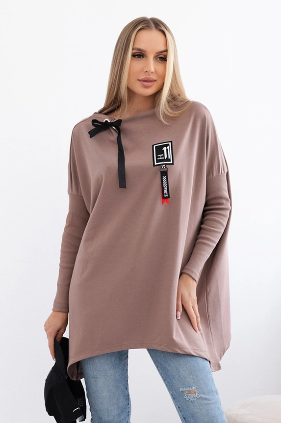Mikina oversize s asymetrickými stranami mocca