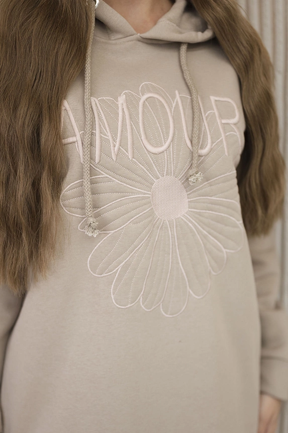 Ilga izoliuota suknelė su siuvinėjimais hellbeige