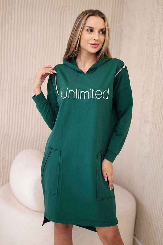 Unbegrenzt grünes Kleid