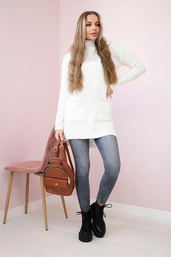 Sweater with stand-up collar ecru