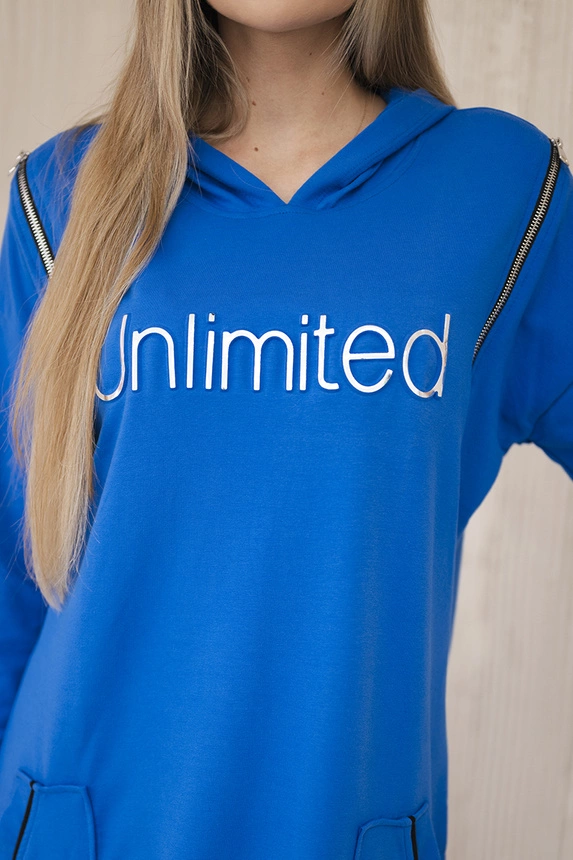 Šaty s nápisom unlimited nevädza