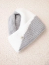 A hat women's classic with decorative emblem gray+white