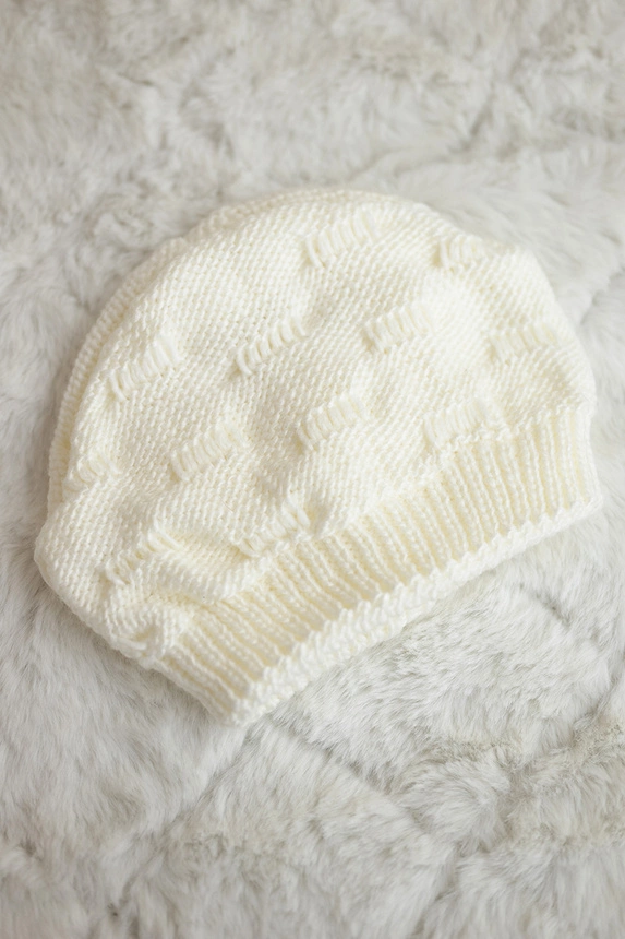 Women's cap Nastia K373 ecru