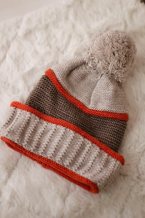 Damenmütze Kinga K297 beige+mocca+rot