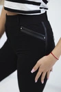 Hose mit Paspel auf Tasche schwarz