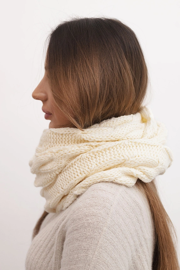 Damenmütze aus weichem und warmem Wollstrick KN23 beige