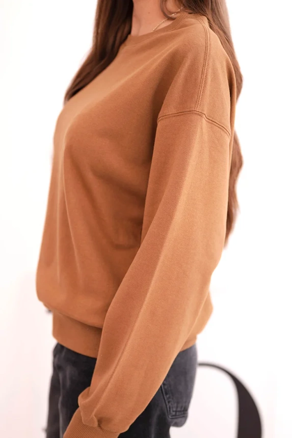 Women's basic cotton looped sweatshirt with a round neckline camel