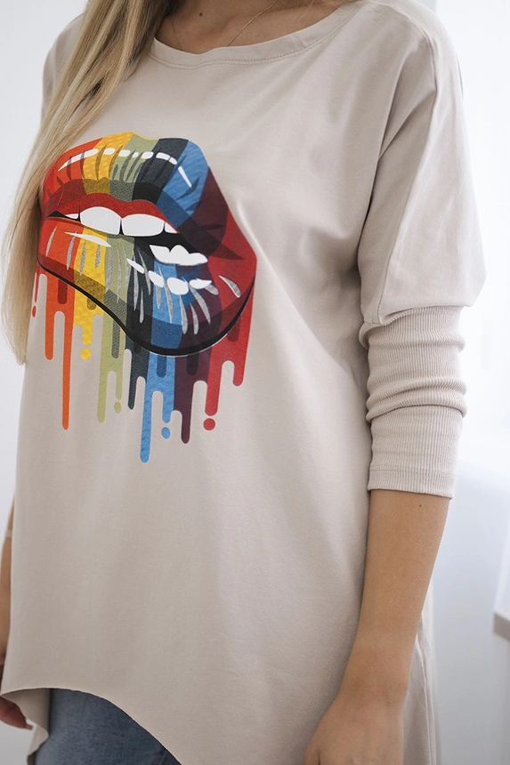 Oversize-Bluse mit Regenbogen-Lippen-Print beige