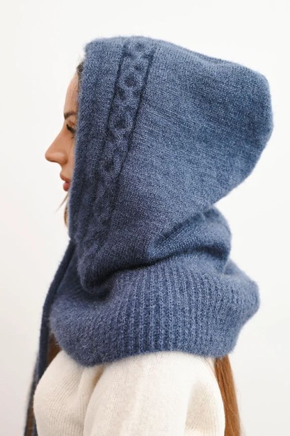 Women's hooded cap with tie and braided pattern white