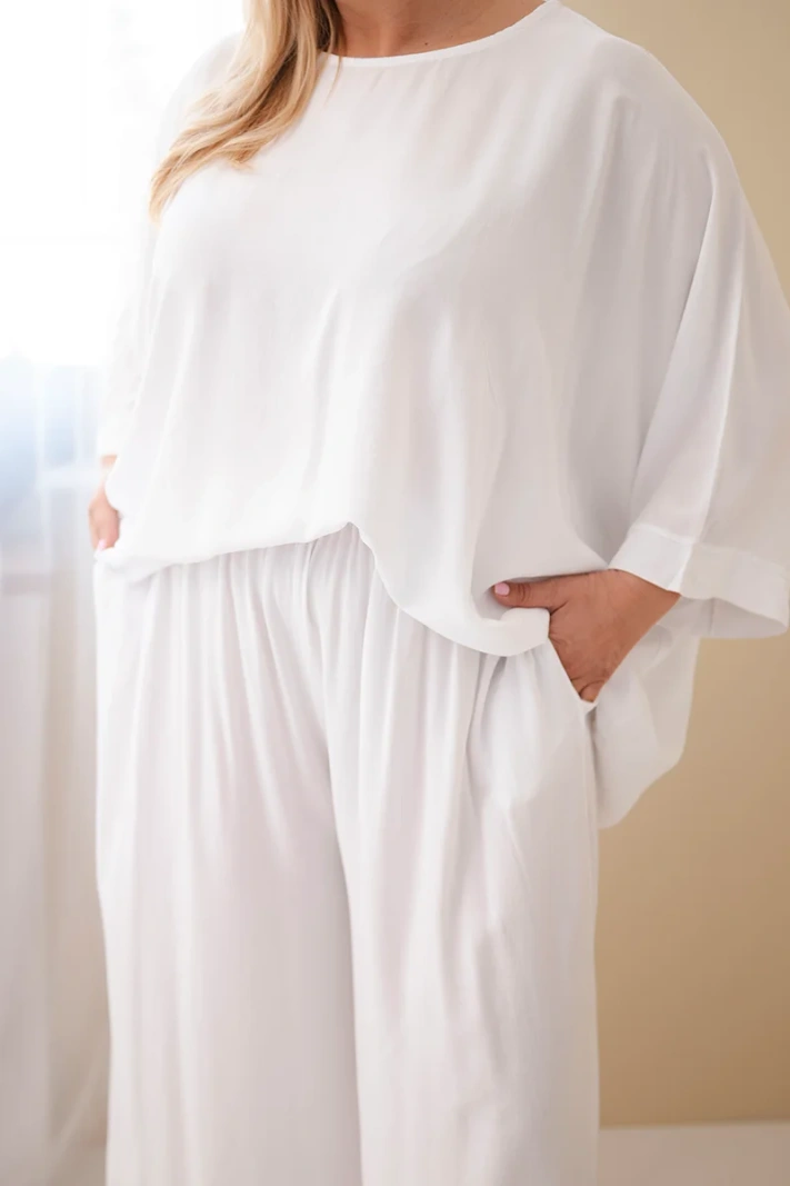 Komplet damski Plus Size wiskozowy z szerokimi spodniami i bluzką biały