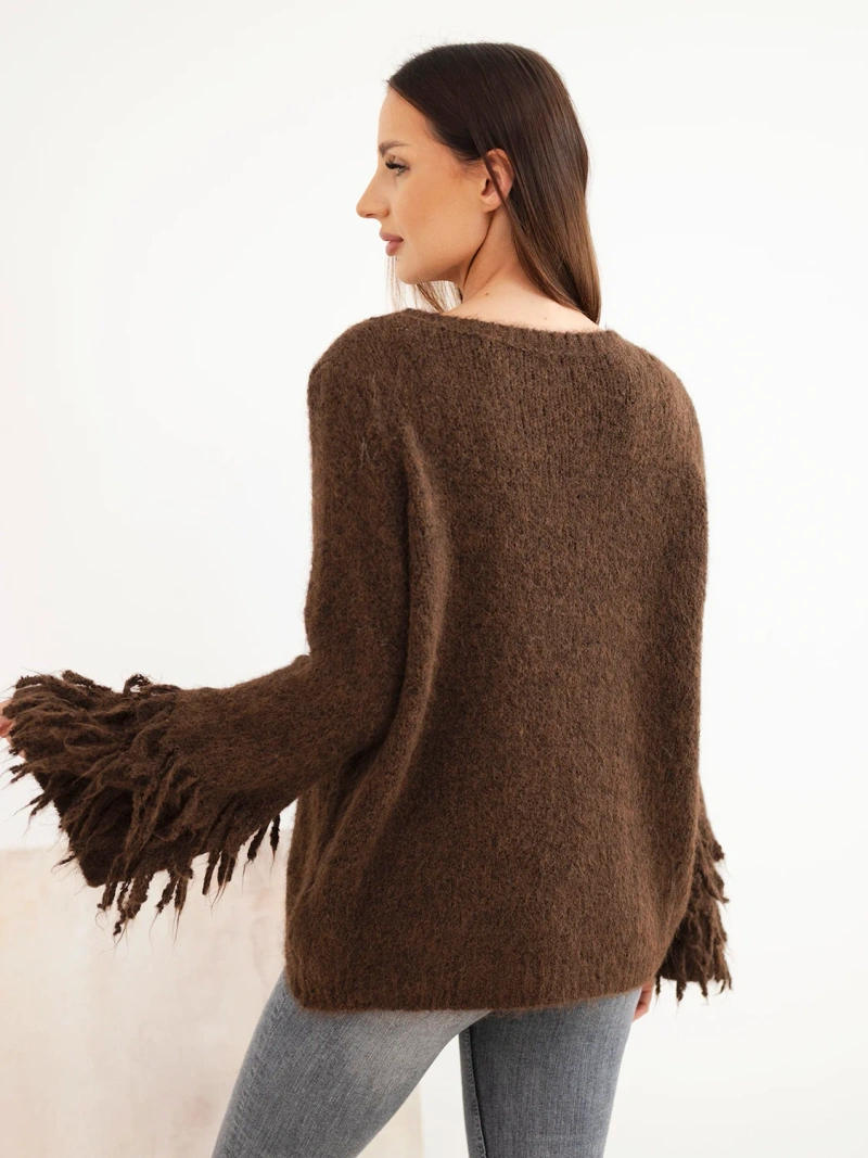 Women's sweater with fringes on the sleeves and a round neckline brown