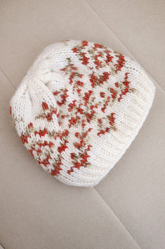 Women's wool winter hat with decorative crystals K399 black