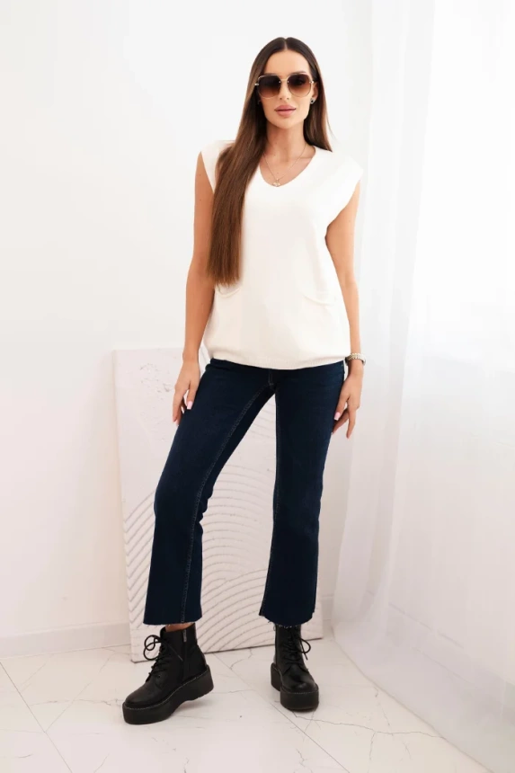 Women's sleeveless viscose sweater with pockets and a V-neck ecru