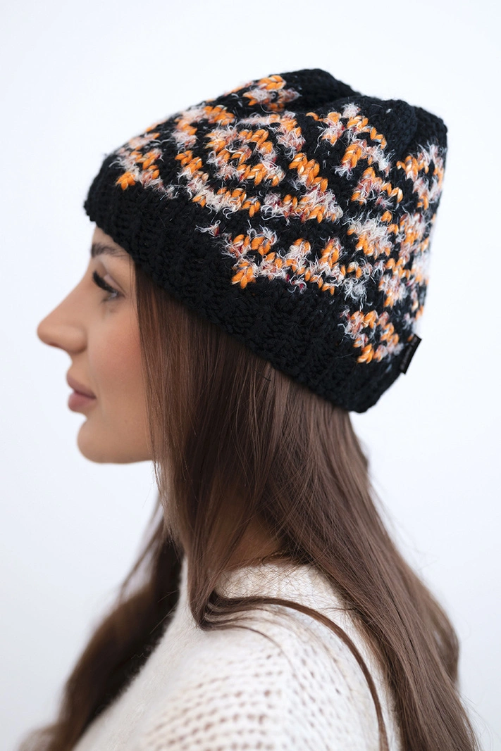 Damen Wintermütze mit bunten Mustern und dickem Bündchen K353 schwarz+orange