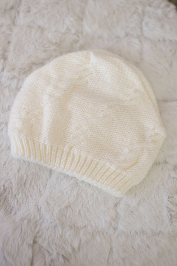 Women's cap Lorena K377 ecru