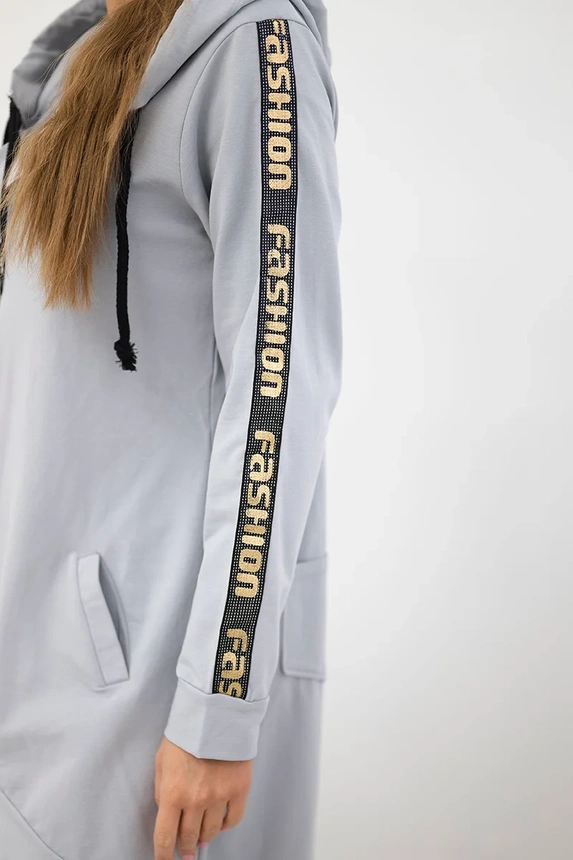 Mikina so zipsom vzadu šedá