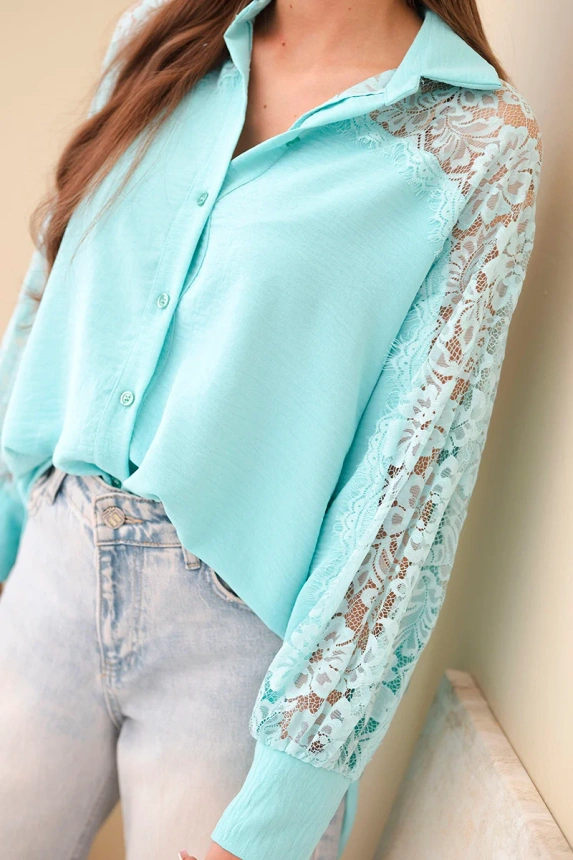 Women's viscose shirt with lace sleeves and collar mint