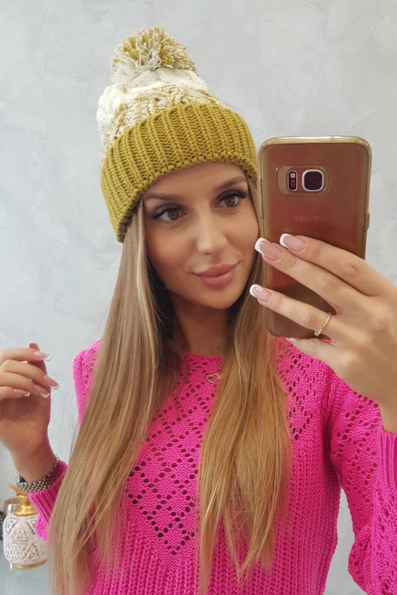 Cap with a pompom Abigail K326 kiwi+ecru
