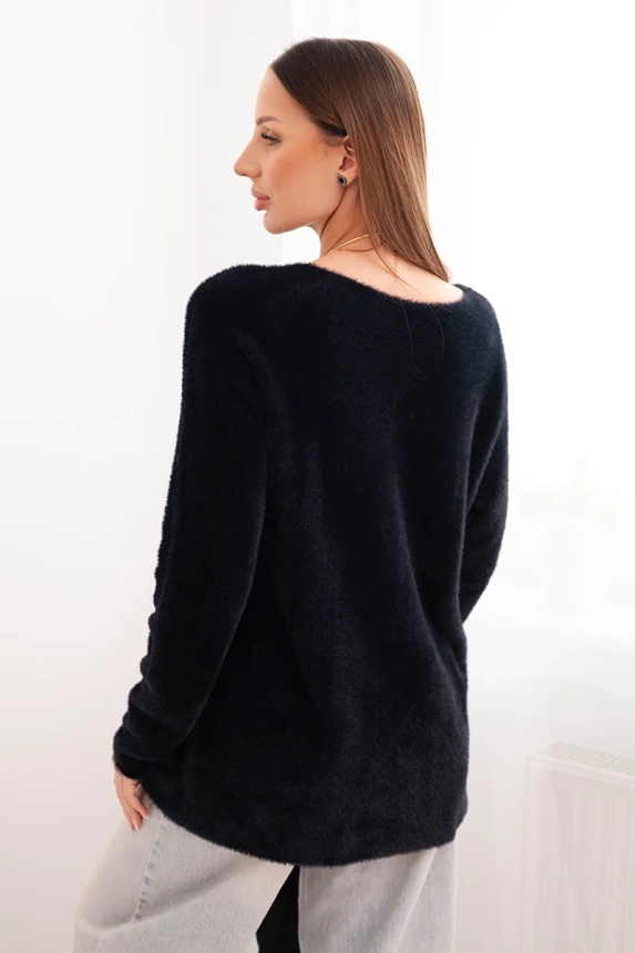 Women's sweater with wool and a V-neck black