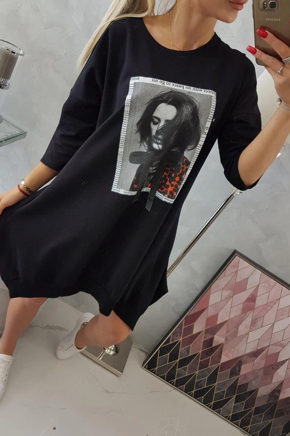 Kleid mit Druck und ausgestelltem Po schwarz