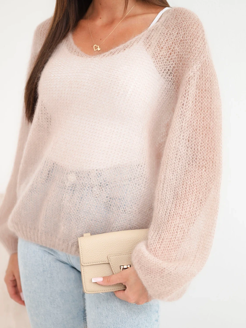 Damenpullover aus 70% Kid-Mohair mit V-Ausschnitt in lockerem Schnitt beige