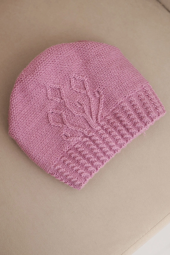 Women's winter wool hat with decorative embossing K474 dark pink