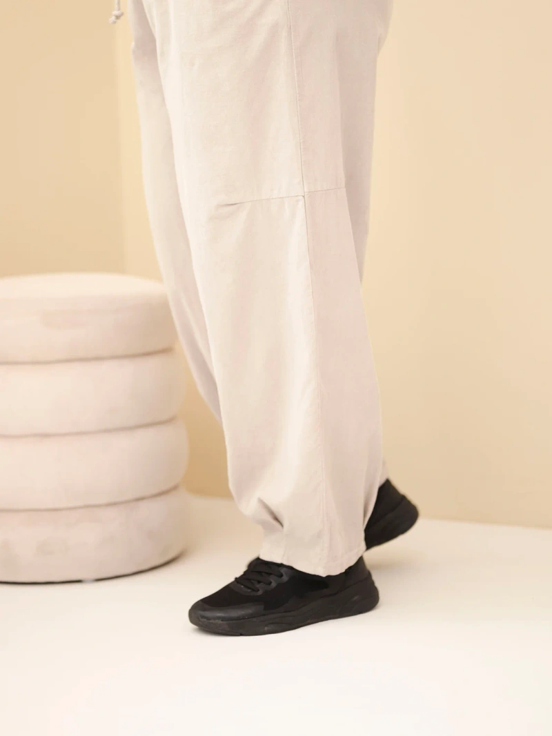Spodnie damskie bawełniane Plus Size sztruksowe z gumką w pasie i kieszeniami beżowe