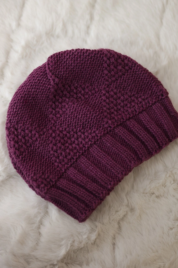 Women's cap Danuta K331 dark violet