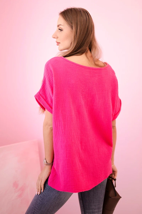 Muslin blouse with a necklace fuchsia