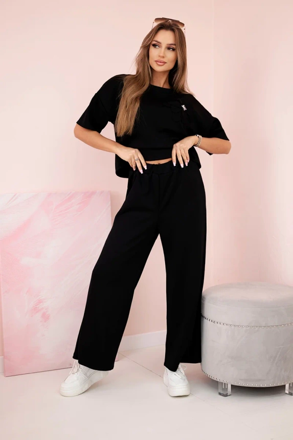 Buttery fabric set blouse with a flower + pants black