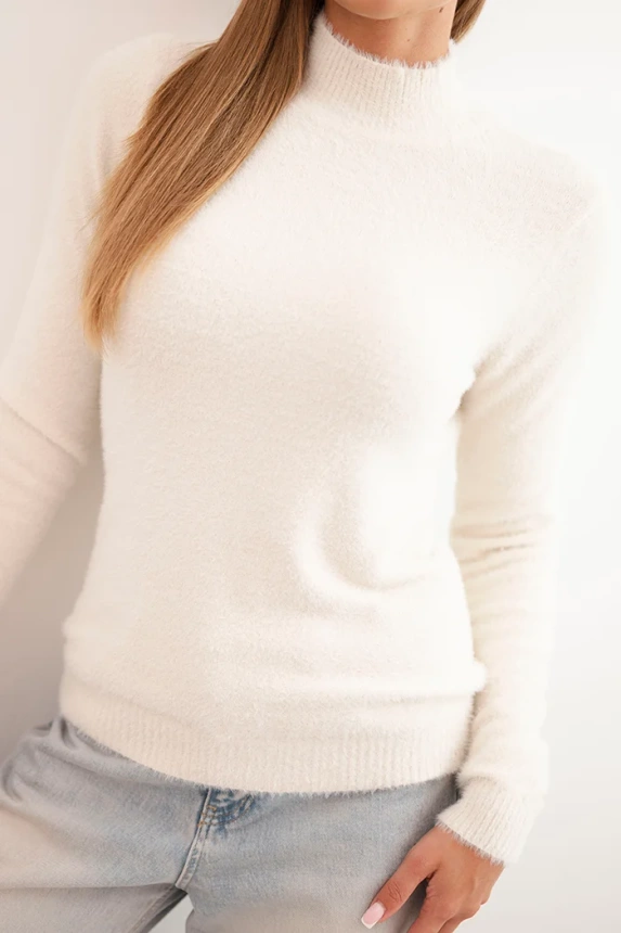 Women's alpaca sweater with a mock turtleneck beige