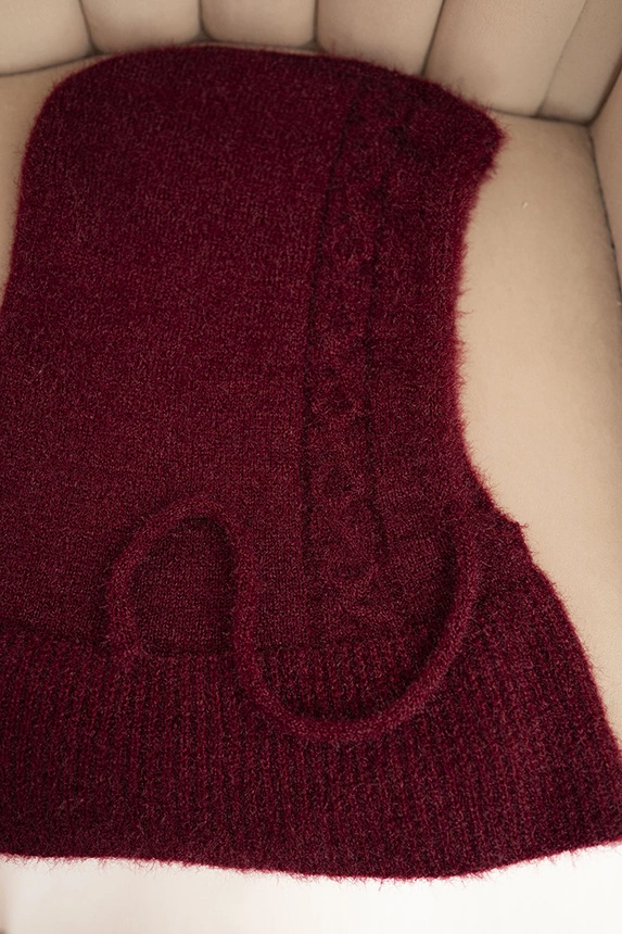 Women's hooded cap with ties and braid weave burgundy