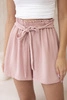 Shorts with viscose tied at the waist powder pink