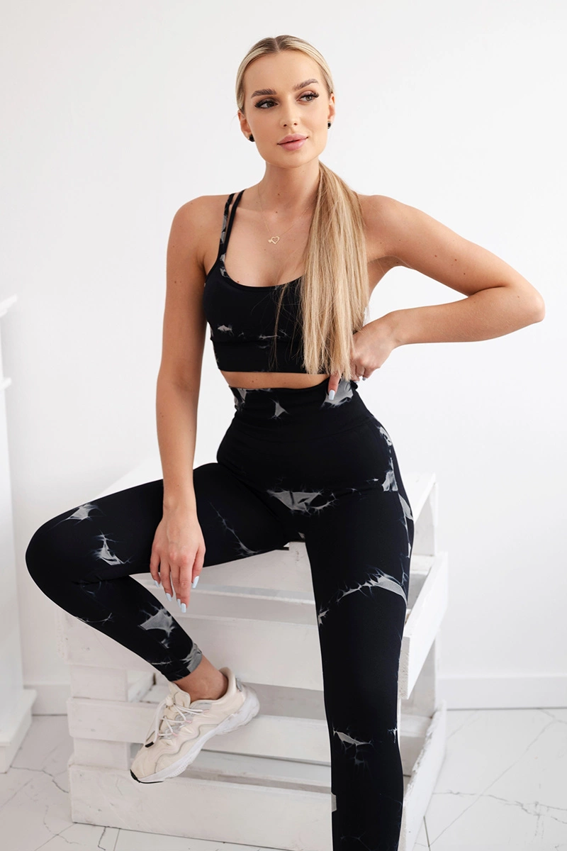 Komplet fitness top + legginsy push up czarny zdjęcie 1