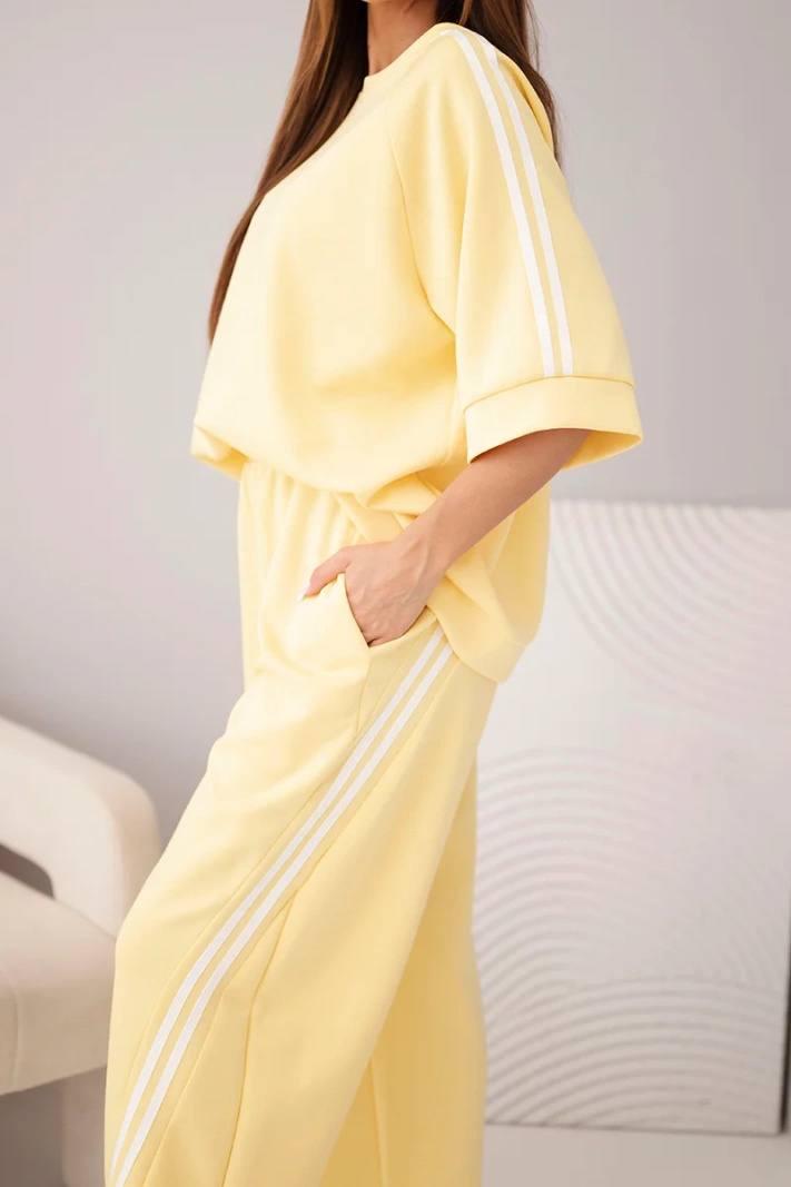 Damen-Set aus Viskose, butterweich, Sweatshirt und Hose mit Seitenstreifen gelb