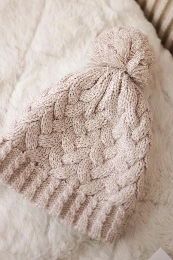 Čapica s fleece Waleria K307 svetlo béžová