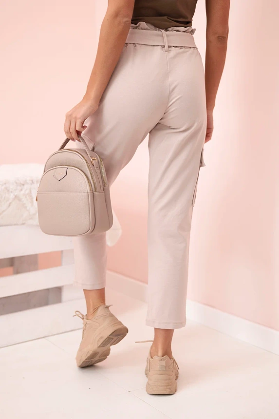 Women's high-waisted cargo pants beige