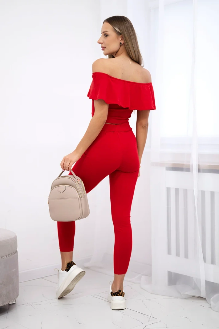 Set with a frill red