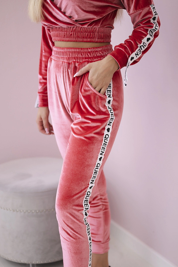 Velor set with Queen inscription raspberry