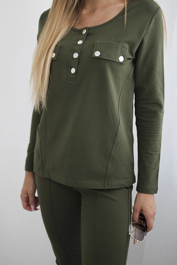 Set with a neckline with press studs khaki