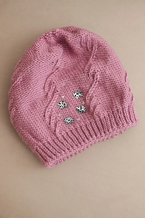 Women's winter wool hat with decorative appliqués K468 dark pink