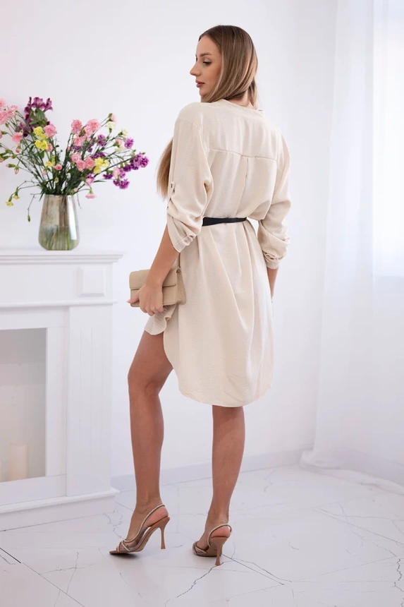 Kleid mit längerem Rücken und Gürtel hellbeige