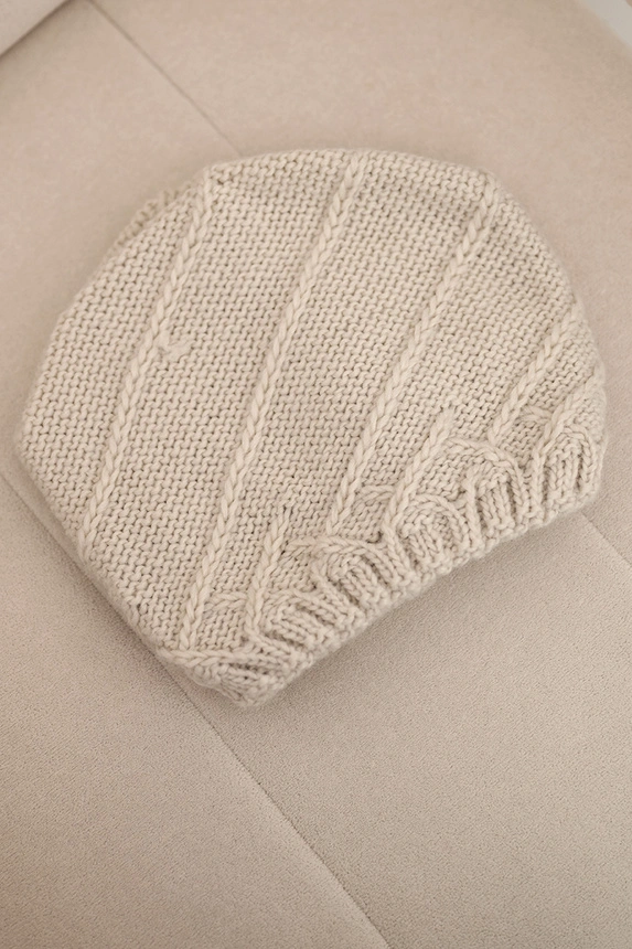 Women's winter hat with decorative knit and classic design K372 beige
