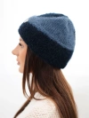 Klassische Damenmütze mit dekorativem Emblem marineblau+jeans