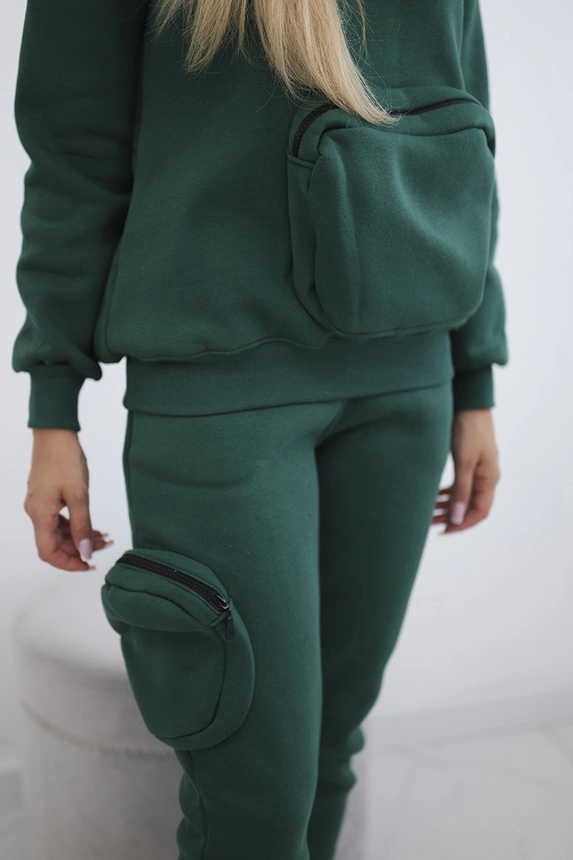 Insulated set with a decorative pocket green